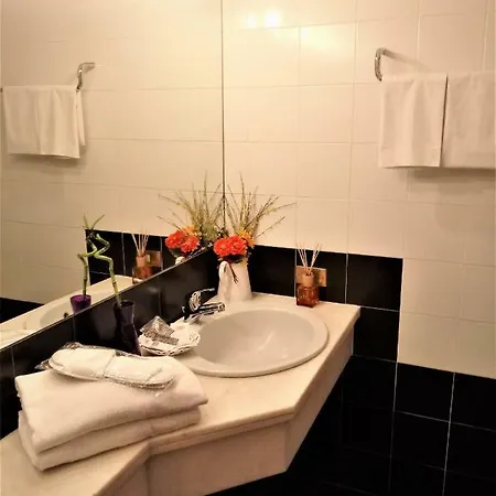 Hotel Dozza מלון