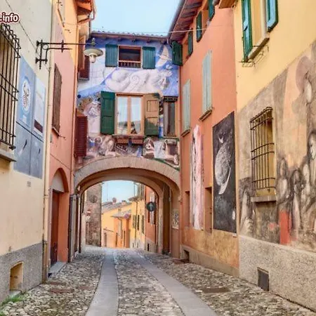 Hotel Dozza דוצה