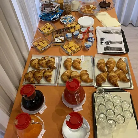 Hotel Dozza מלון 3*